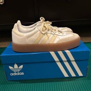 ADIDAS Sambae sneakers size 7 great condition